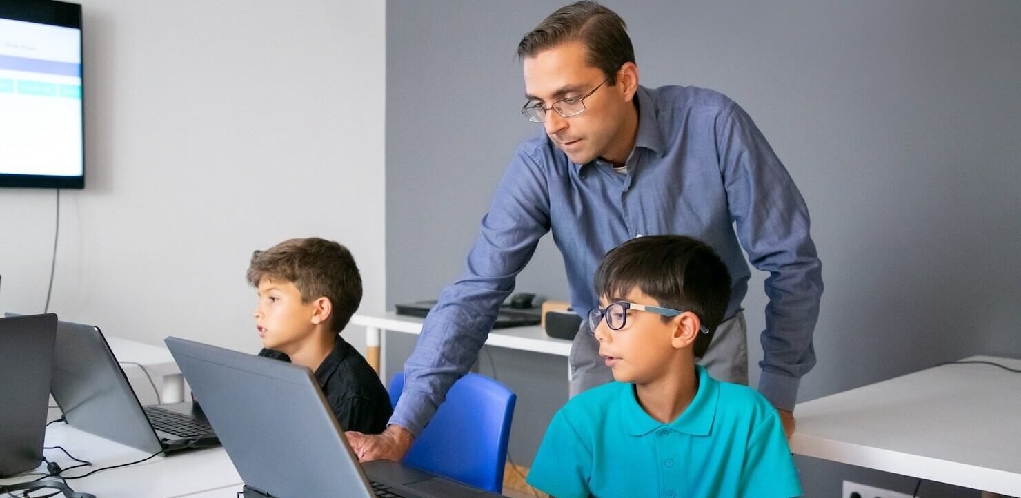 Why Choosing a CBSE School with Smart Classrooms in Pune Can Enhance Your Child’s Learning